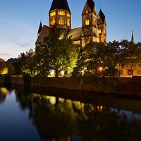 Buy canvas prints of Temple Neuf de Metz by Stephen Taylor