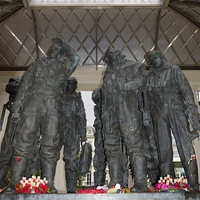 Buy canvas prints of  Bomber Command Memorial Green Park London  by Richard Hall