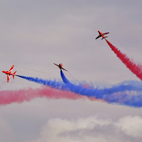 Buy canvas prints of  The red arrows 2015 break by Andy Stringer