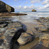 Buy canvas prints of Rocky Shore (Trebarwith Strand) by Andrew Ray