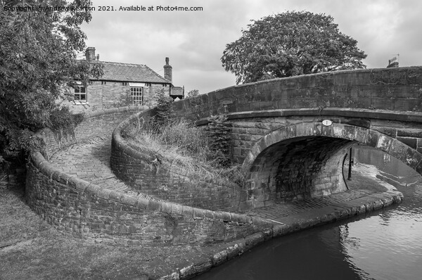 Macclesfield canal at Marple, Stockport, England Picture Board by Andrew Kearton