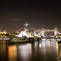 Buy canvas prints of HMS Belfast by Des O'Connor