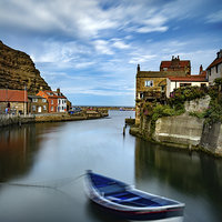 Buy canvas prints of "Leading Light", Staithes by Richard Burdon