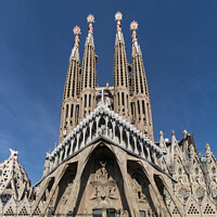 Buy canvas prints of Sagrada Familia by Glen Allen