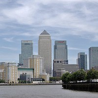 Buy canvas prints of  Canary Wharf by Sue Condon