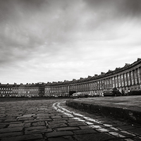 Buy canvas prints of Royal Crescent by Gary Turner