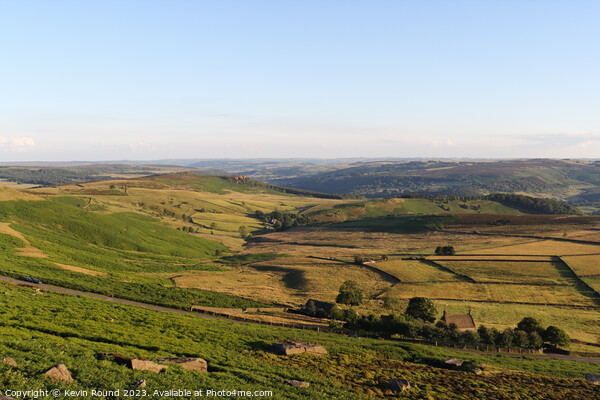 Stanage Edge looking south Picture Board by Kevin Round