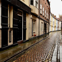 Buy canvas prints of   High Street, Hull by Dave Leason