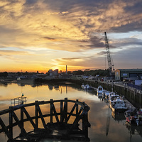 Buy canvas prints of  Littlehampton Sunset over the Arun River by Len Brook