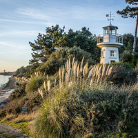 Buy canvas prints of  The Lighthouse at lepe by Sue Knight