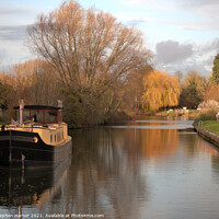 Buy canvas prints of House Boat at Benson Lock by Stephen Hamer