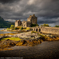 Buy canvas prints of Eileen Donan Castle by Phil Reay
