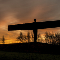 Buy canvas prints of  Sunrise at the Angel of the North by Phil Reay