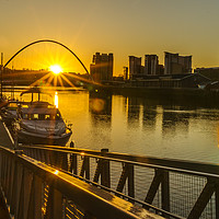 Buy canvas prints of Sun on the Tyne by Phil Reay