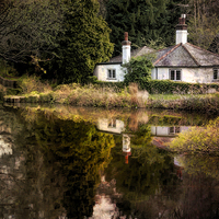 Buy canvas prints of  The White House on the Canal by Colin Evans