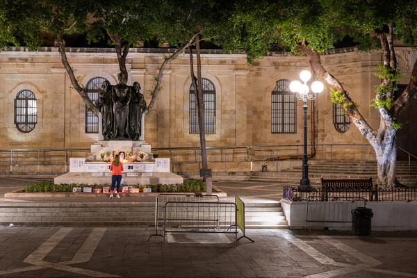 Great Siege Monument In Valletta At Night Picture Board by Artur Bogacki