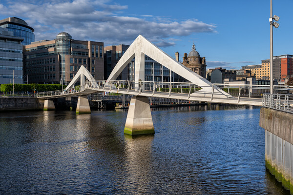 Squiggly Bridge In Glasgow Picture Board by Artur Bogacki