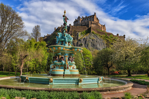 Edinburgh Castle And Ross Fountain Picture Board by Artur Bogacki