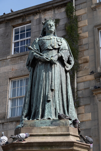 Queen Victoria Statue In Leith, Edinburgh Picture Board by Artur Bogacki