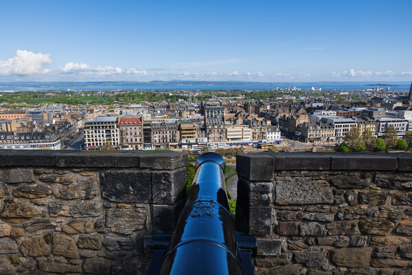 Cannon In Battlement Of Edinburgh Castle Wall Picture Board by Artur Bogacki