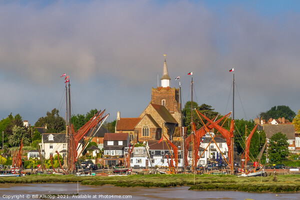 Maldon during a barge match. Picture Board by Bill Allsopp