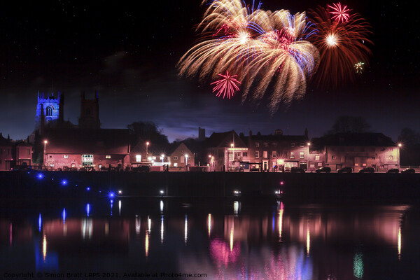Kings Lynn fireworks finale over the river Ouse Picture Board by Simon Bratt LRPS