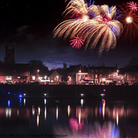 Buy canvas prints of Kings Lynn fireworks finale over the river Ouse by Simon Bratt LRPS