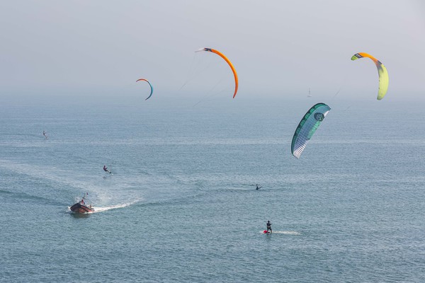 Kite-Surfing Picture Board by Ernie Jordan