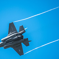 Buy canvas prints of Lockheed Martin F35 fast pass at Farnborough 2016 by Max Stevens