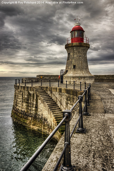 South Shields Lighthouse Framed Print by Ray Pritchard