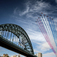 Buy canvas prints of  Red Arrows Flying Over The Tyne Bridge by Ray Pritchard