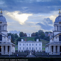 Buy canvas prints of Greenwich University’s Queens House by Paul Chambers
