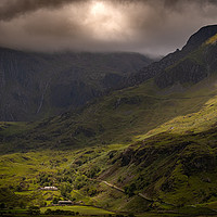 Buy canvas prints of Nant  Ffrancon Pass by Lee Sutton