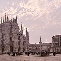 Buy canvas prints of Duomo, Milan by Richard Downs