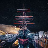 Buy canvas prints of RRS Discovery by Craig Doogan