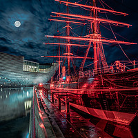 Buy canvas prints of RRS Discovery Ship Dundee by Craig Doogan