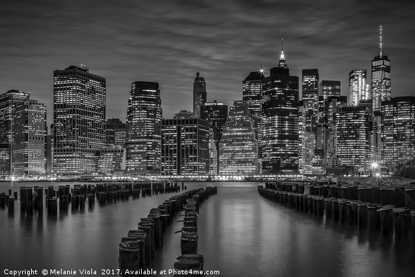 MANHATTAN SKYLINE Evening Atmosphere | Monochrome Picture Board by Melanie Viola