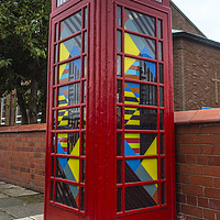 Buy canvas prints of The OMD telephone box by Rob Mcewen