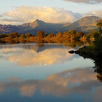 Buy canvas prints of  Snowdonia Mountain Range Cnicht and Moelwyn Mawr by Les Reynolds