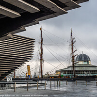 Buy canvas prints of RRS Discovery and the V&A in Dundee by George Robertson