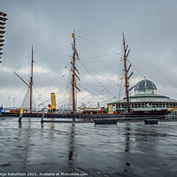 Buy canvas prints of The RRS Discovery in Dundee by George Robertson