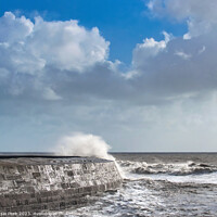 Buy canvas prints of Storm Ciarán at Lyme Regis November 2023 by Susie Peek