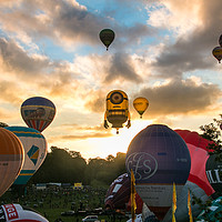 Buy canvas prints of Sunrise at the Bristol Balloon Fiesta. by Richard Morgan
