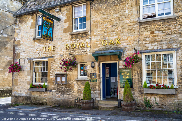 The Royal Oak pub in Burford, Oxfordshire Picture Board by Angus McComiskey