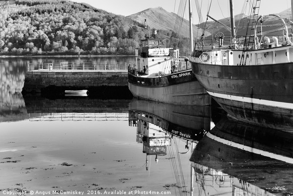 Clyde puffer Vital Spark at Inveraray Pier mono Picture Board by Angus McComiskey