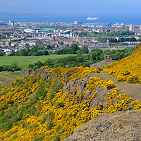 Buy canvas prints of The descent from Arthur's Seat via Whinny Hill by Angus McComiskey