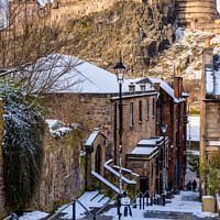Buy canvas prints of Edinburgh Castle from The Vennel with snowman by Angus McComiskey