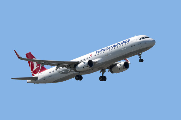 Turkish Airlines Airbus A321-231 Picture Board by Arterra 
