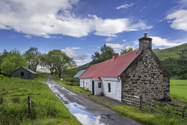 Moirlanich house in Glen Lochay, Scotland Picture Board by Arterra 
