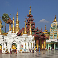 Buy canvas prints of Shwedagon Zedi Daw Pagoda at Yangon / Rangoon, Myanmar by Arterra 